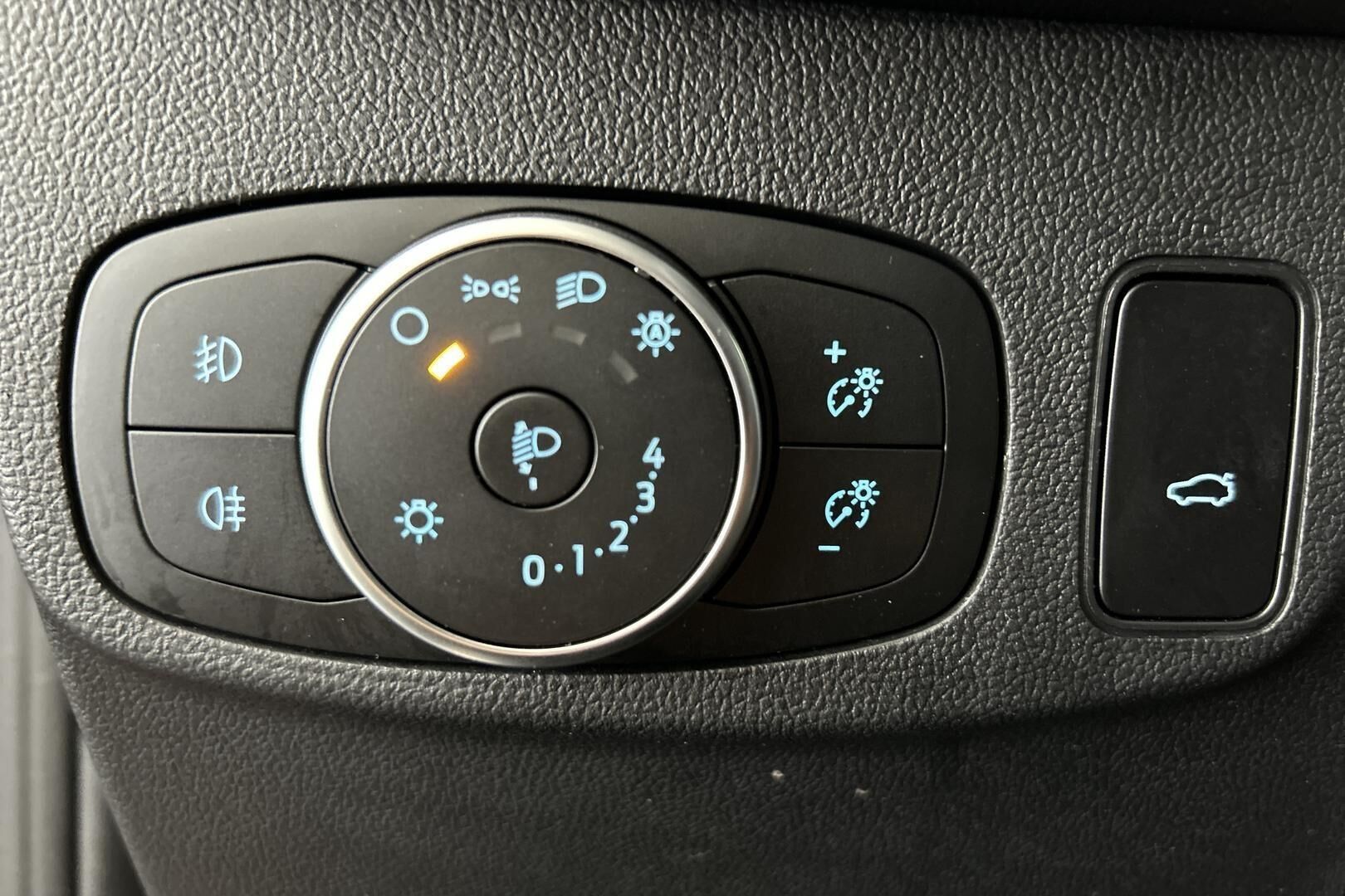 Ford Focus iso kuva 23
