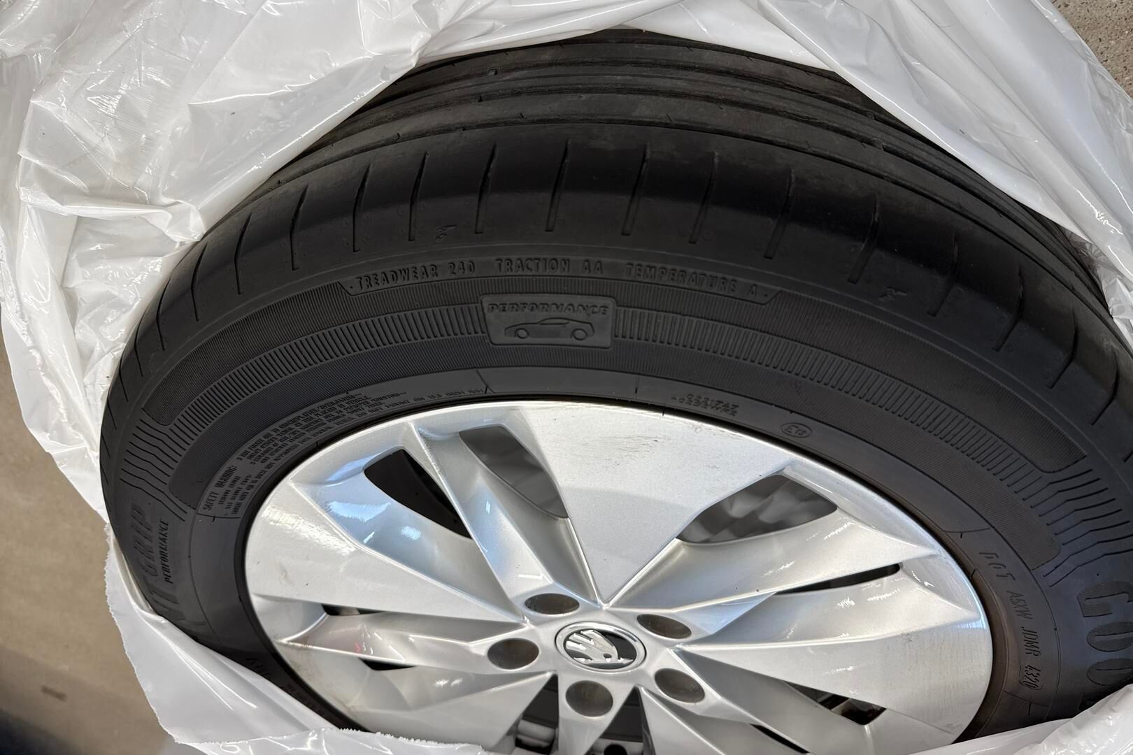 Skoda Octavia iso kuva 20