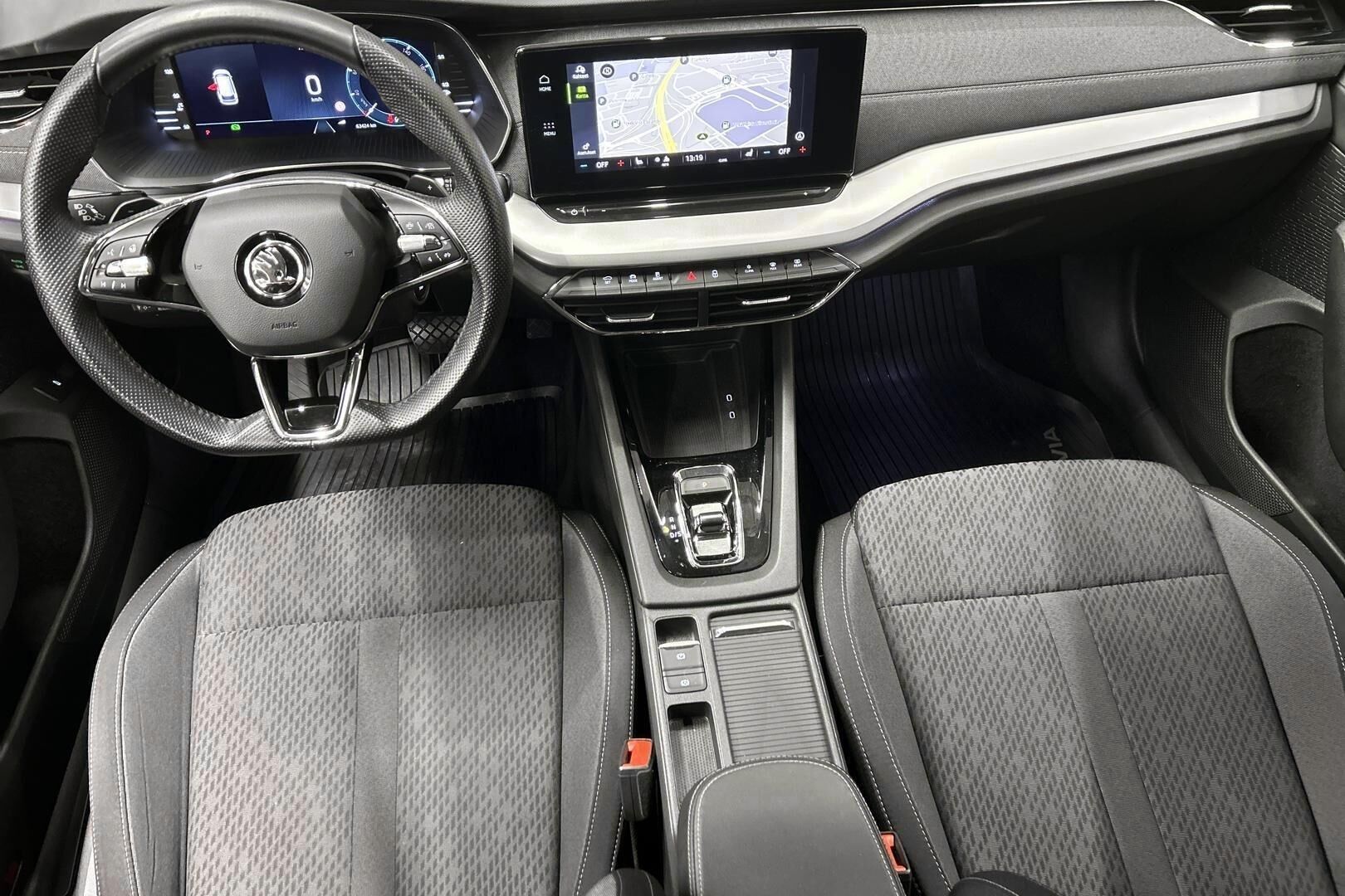 Skoda Octavia iso kuva 11