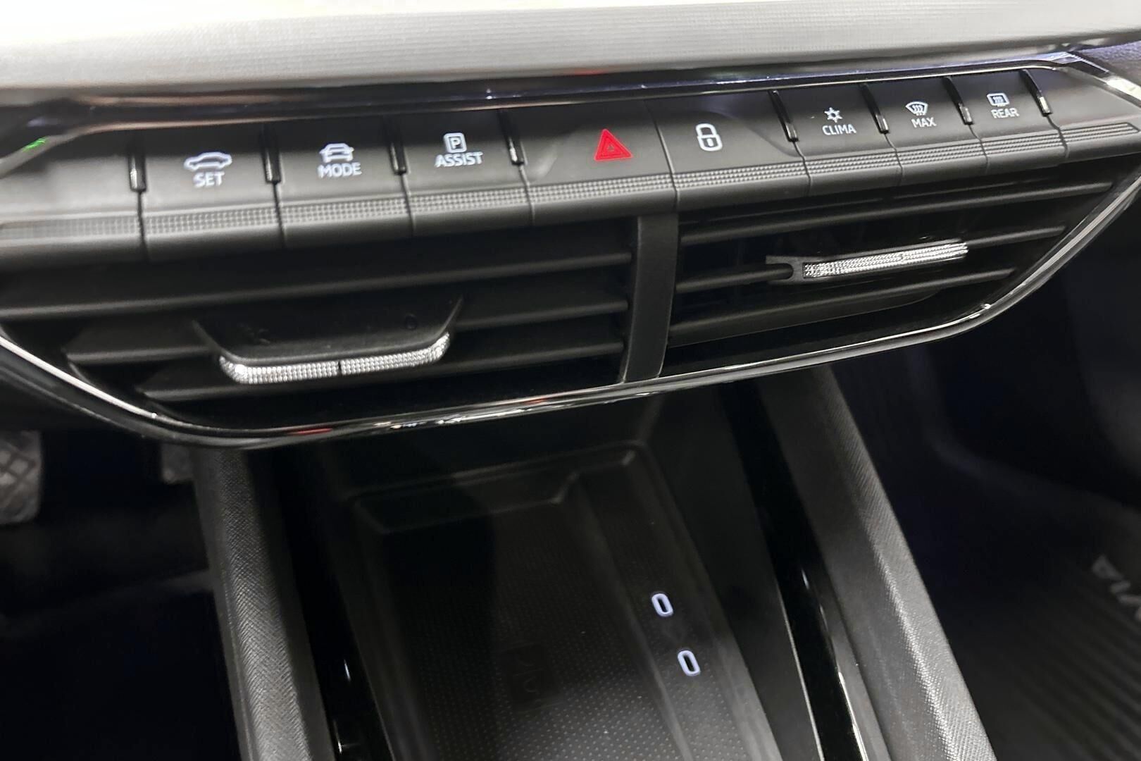 Skoda Octavia iso kuva 21