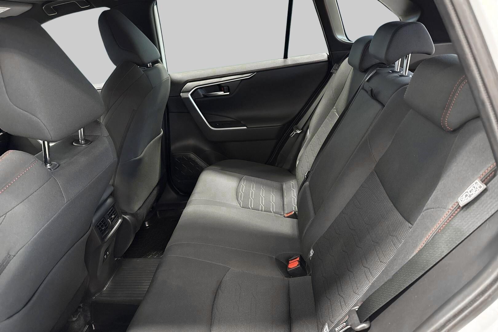 Toyota RAV4 Plug-in iso kuva 9