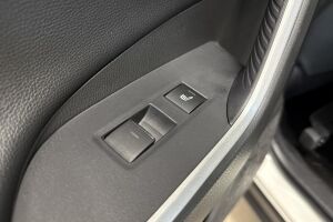 Toyota RAV4 Plug-in esikatselu 13