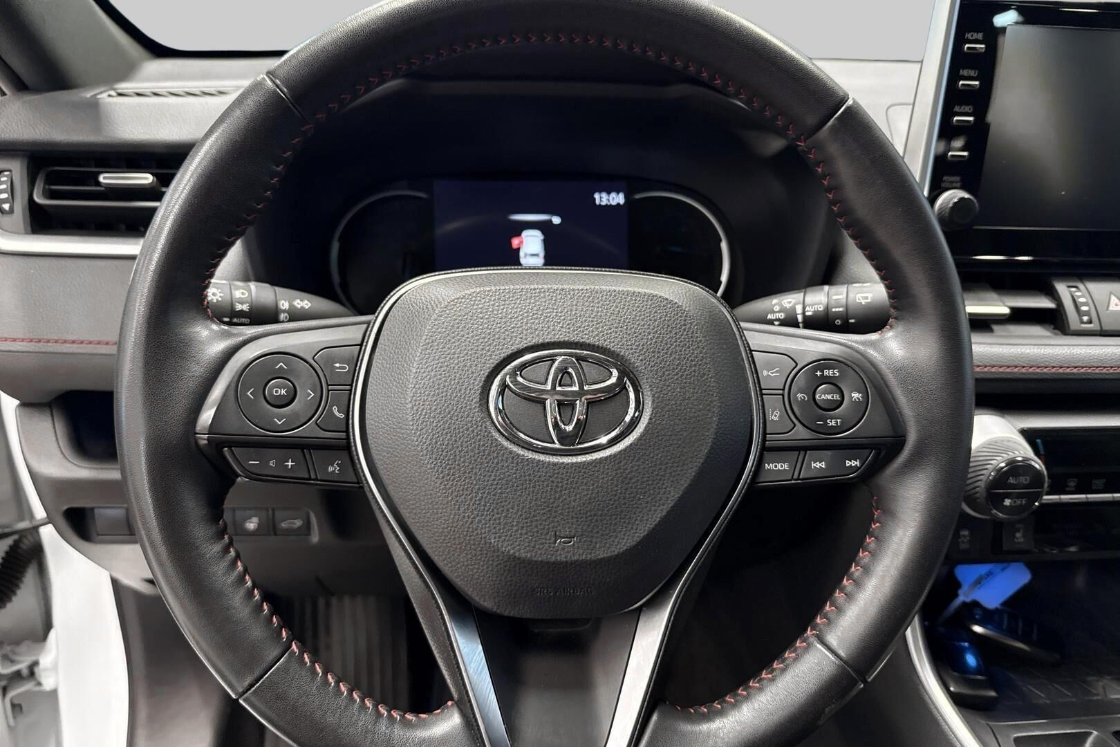 Toyota RAV4 Plug-in iso kuva 16