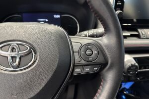 Toyota RAV4 Plug-in esikatselu 17