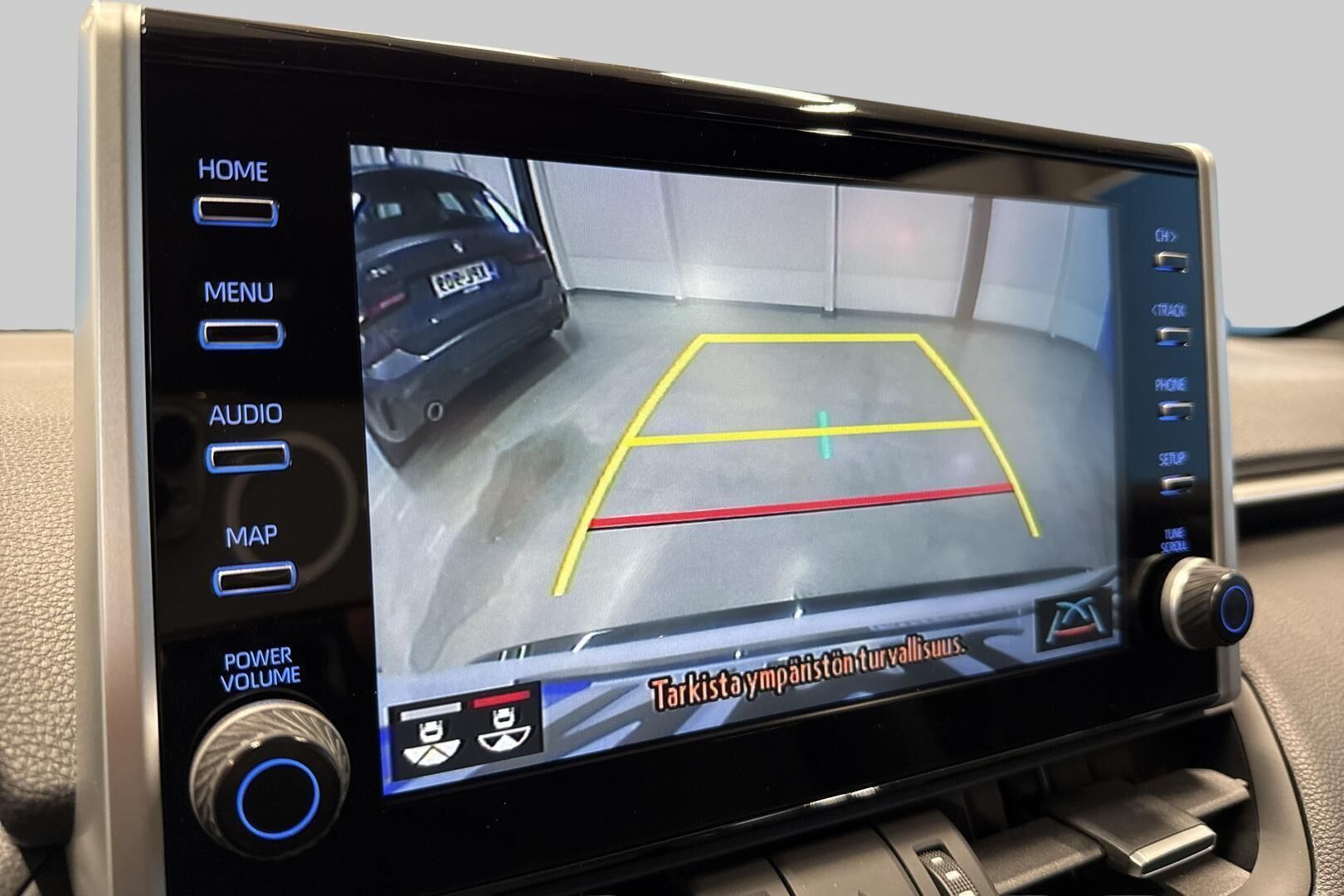 Toyota RAV4 Plug-in iso kuva 24