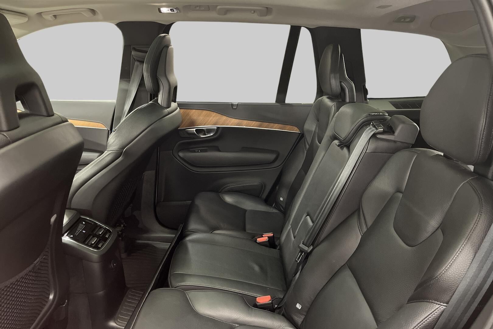 Volvo XC90 iso kuva 10