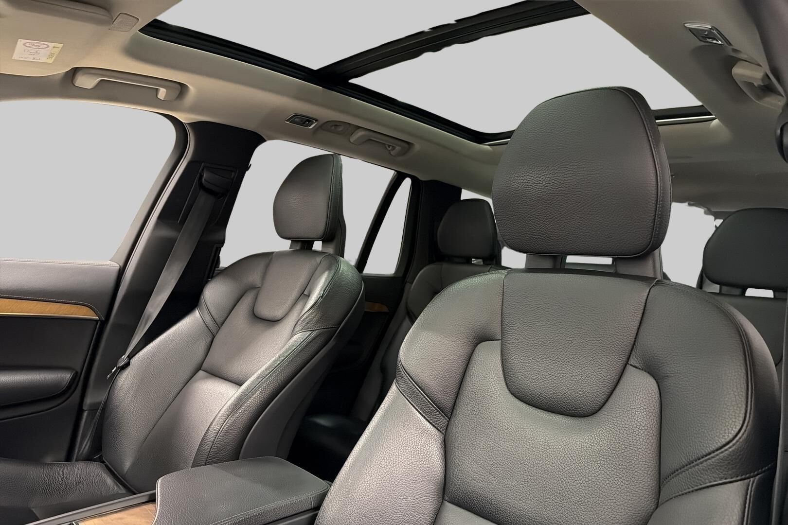 Volvo XC90 iso kuva 16