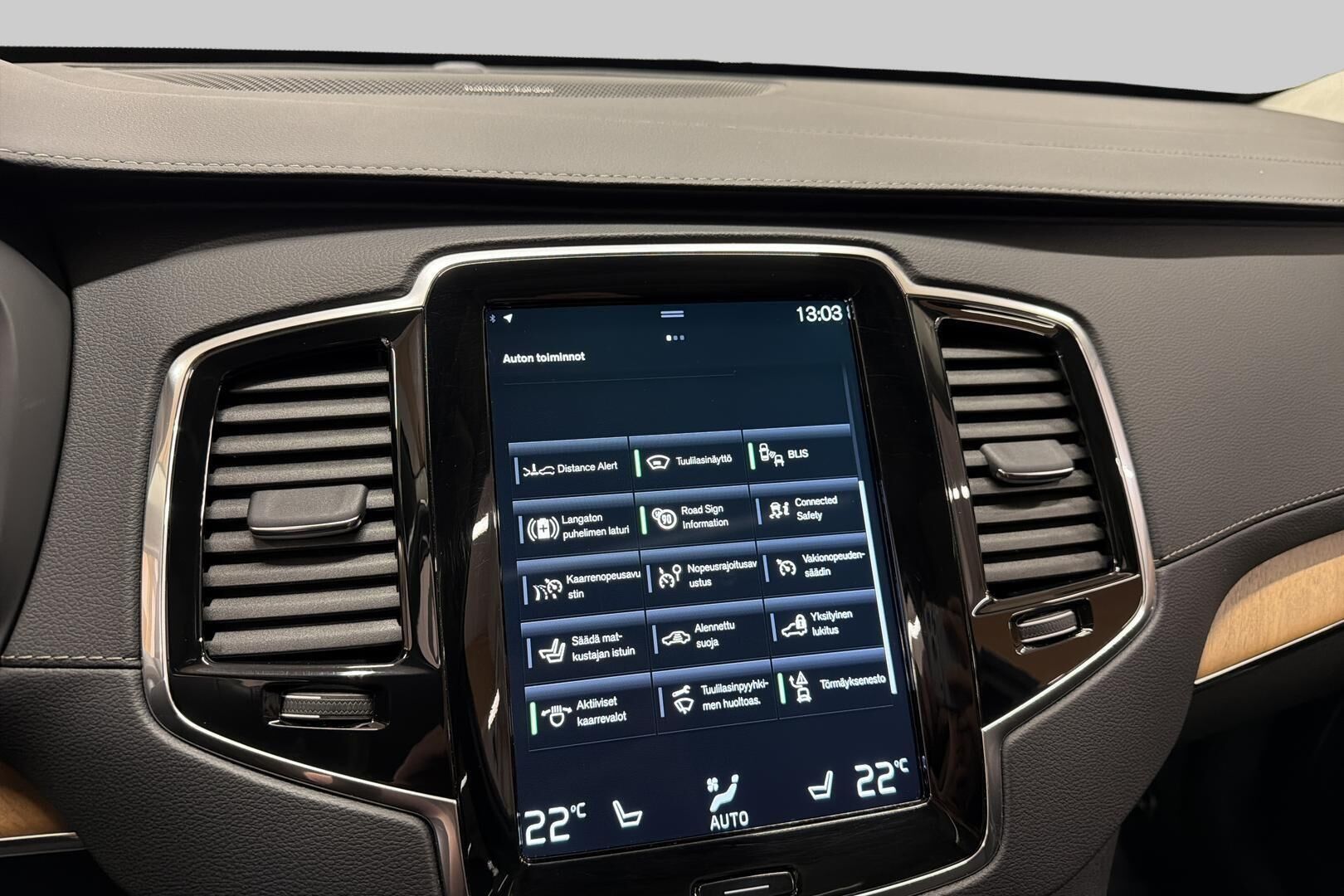 Volvo XC90 iso kuva 18