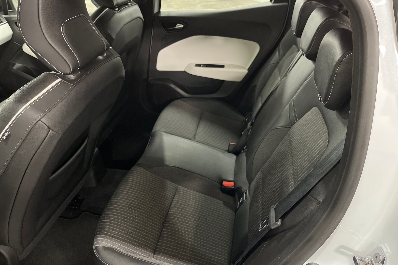 Renault Clio iso kuva 8