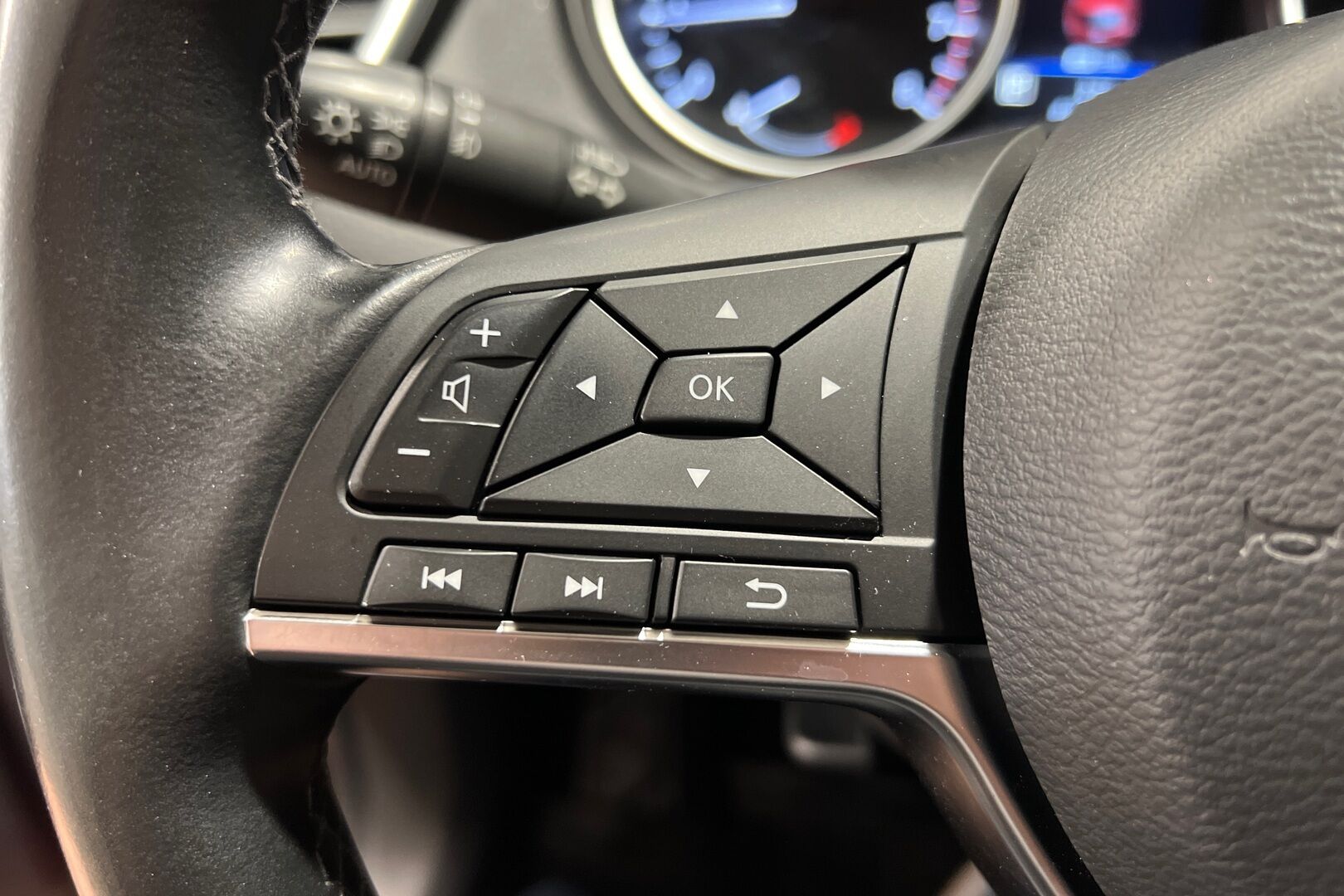 Nissan Qashqai iso kuva 13