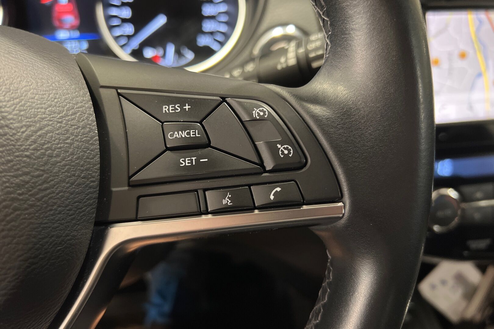 Nissan Qashqai iso kuva 14