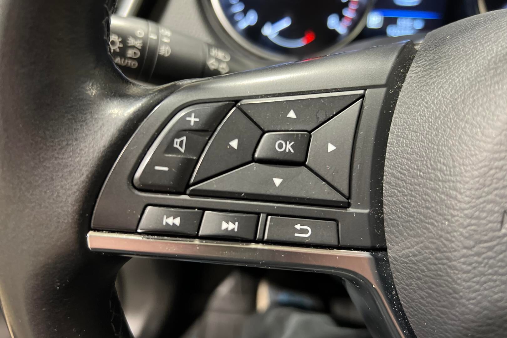 Nissan Qashqai iso kuva 14