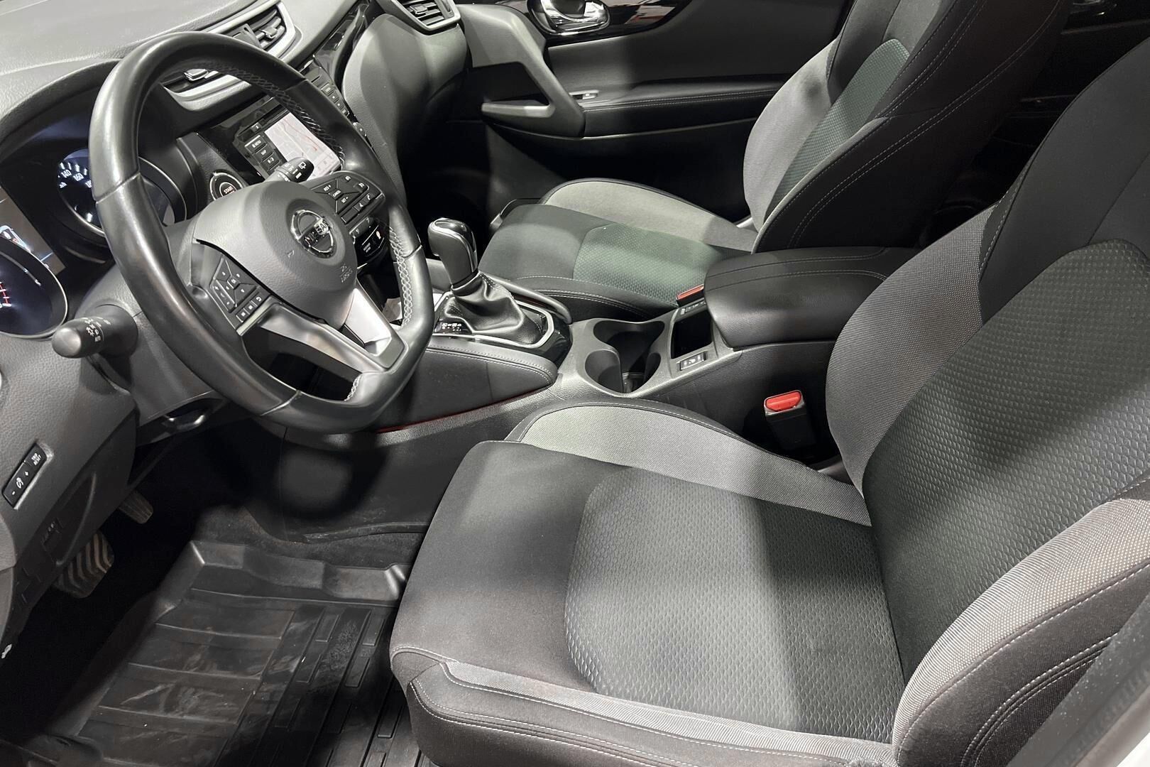 Nissan Qashqai iso kuva 9