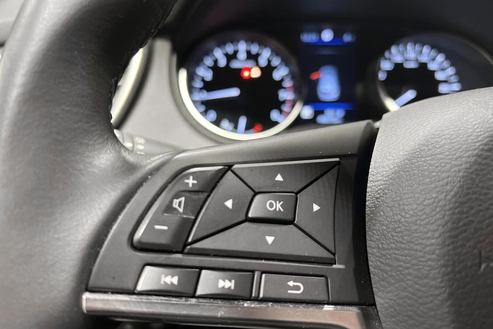 Nissan Qashqai iso kuva 15