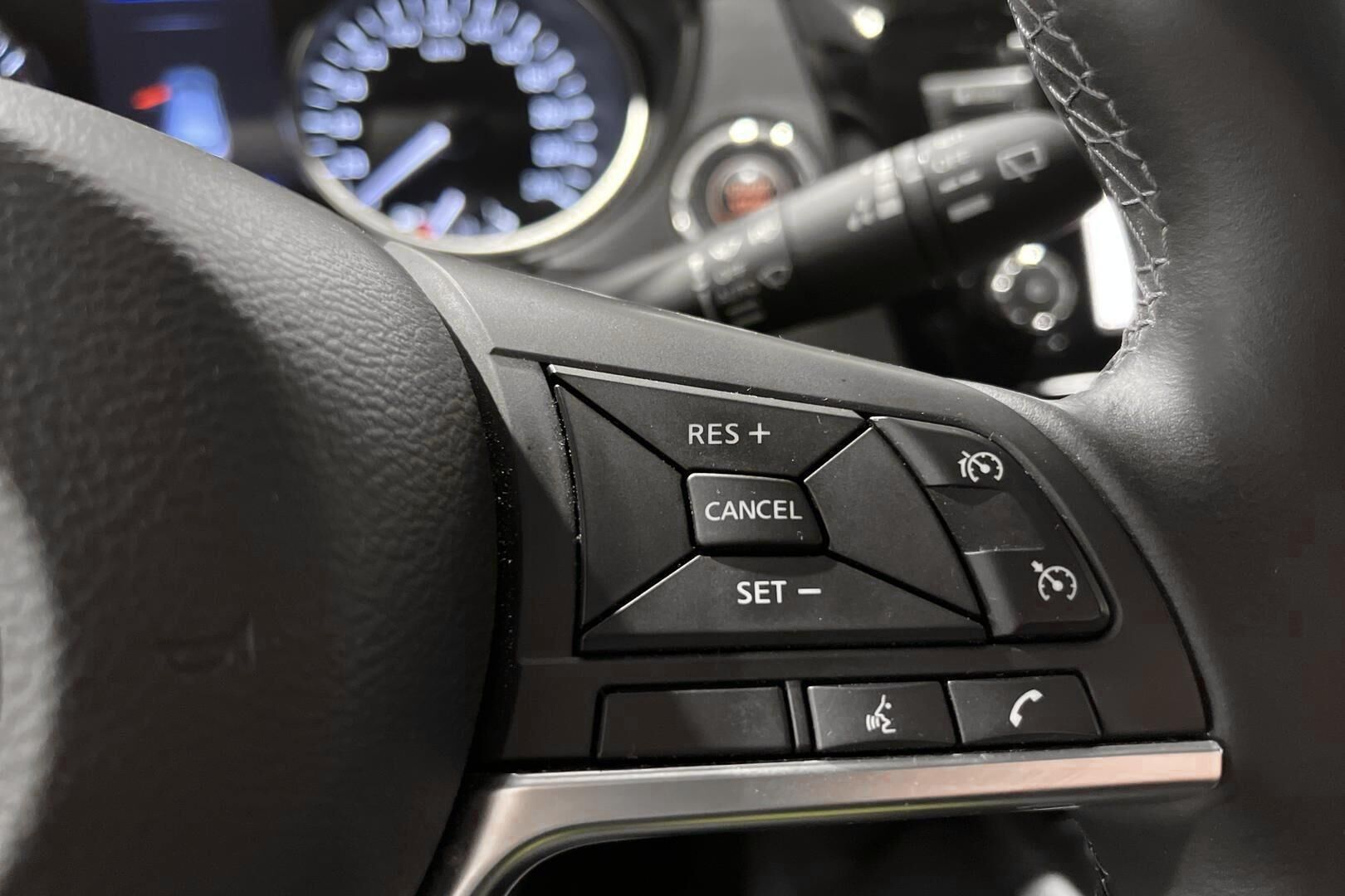 Nissan Qashqai iso kuva 16