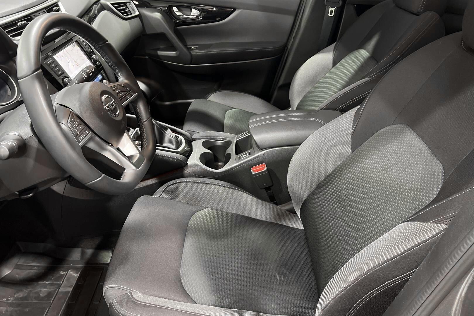 Nissan Qashqai iso kuva 9