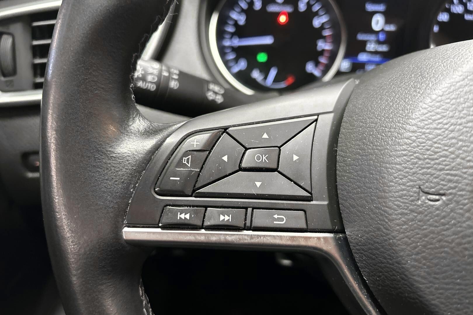 Nissan Qashqai iso kuva 17