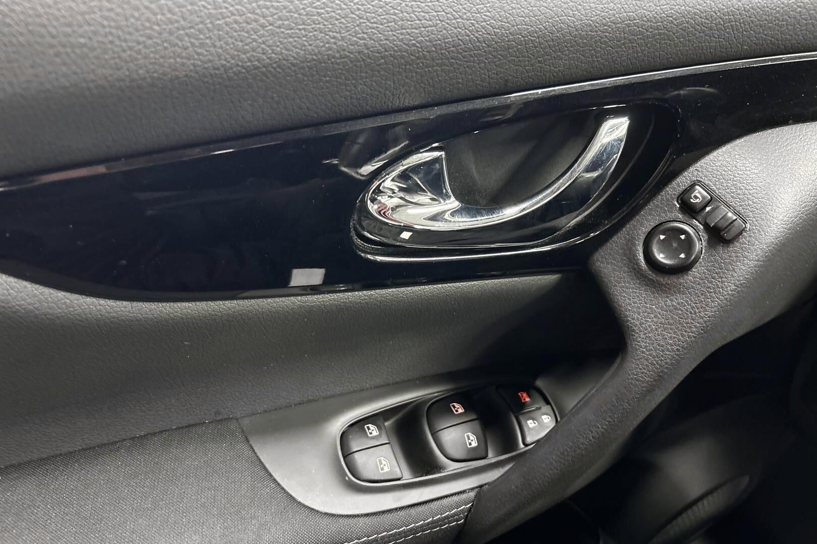 Nissan Qashqai iso kuva 22
