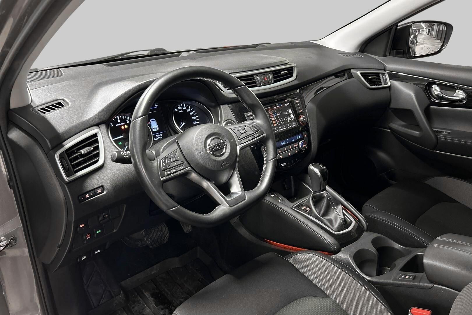 Nissan Qashqai iso kuva 9