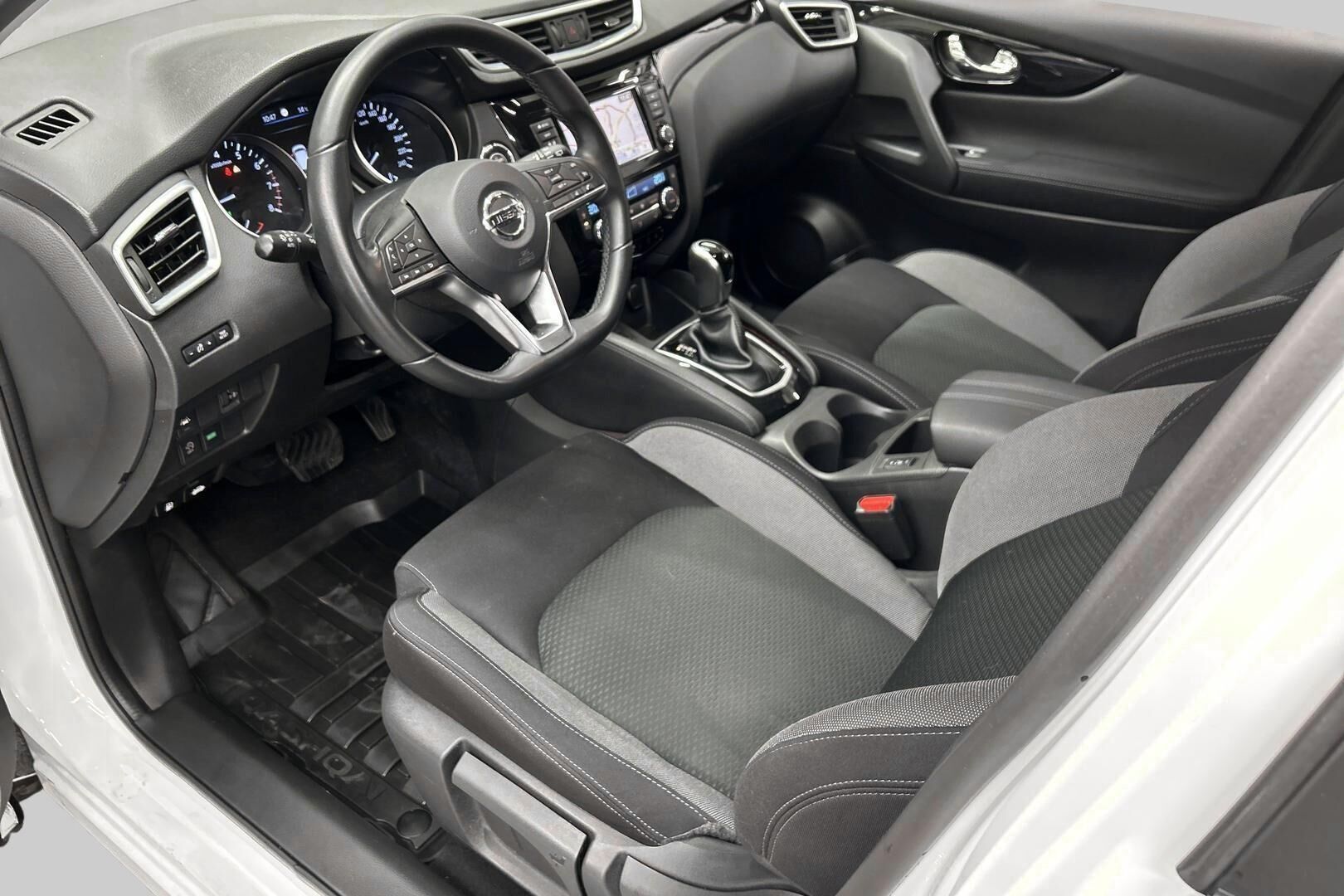 Nissan Qashqai iso kuva 6