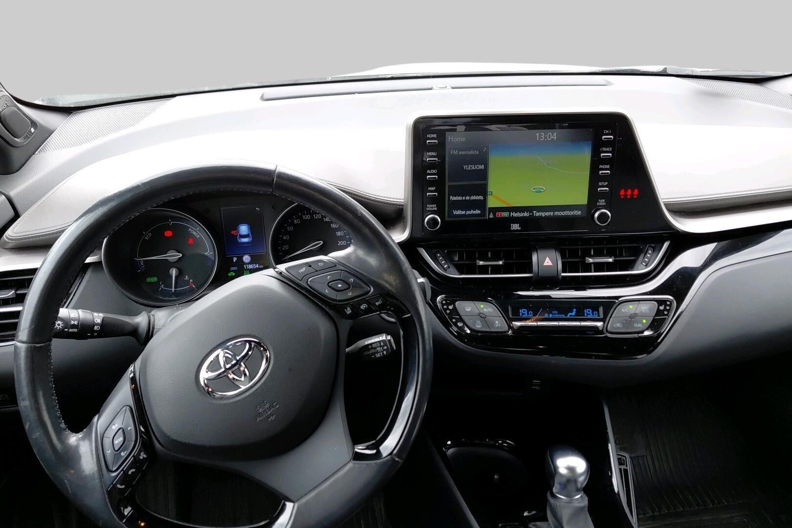 Toyota C-HR iso kuva 1
