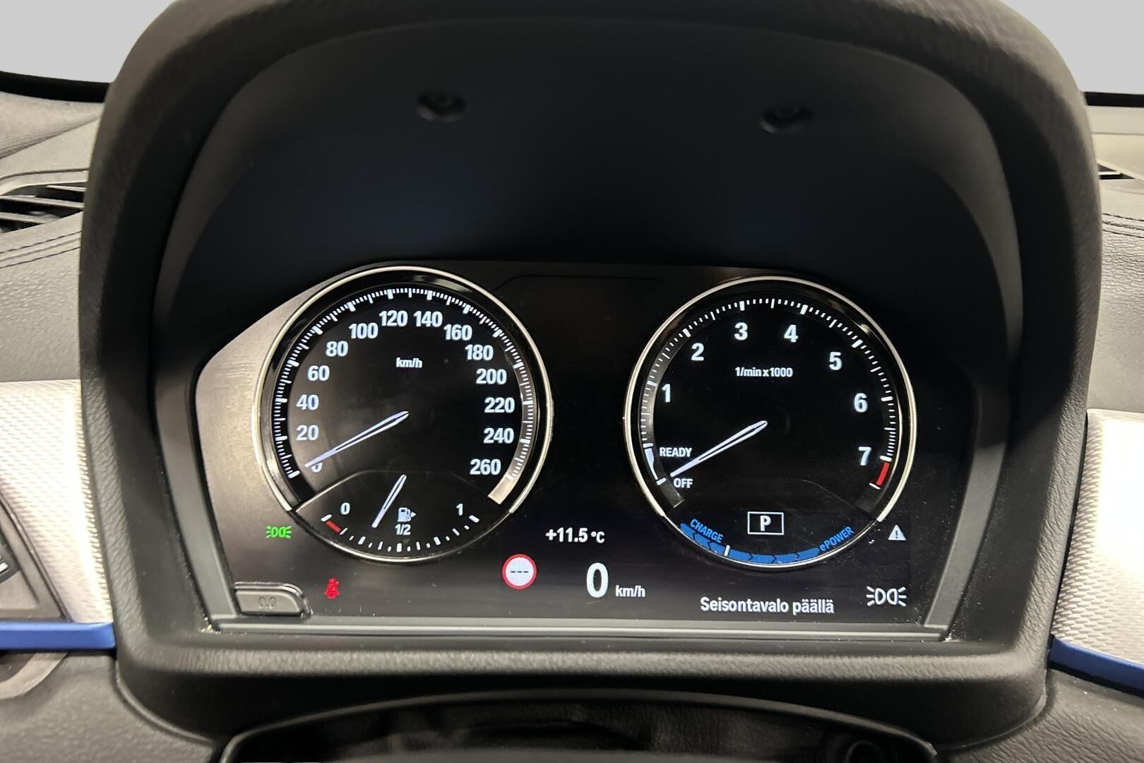 BMW X1 iso kuva 11