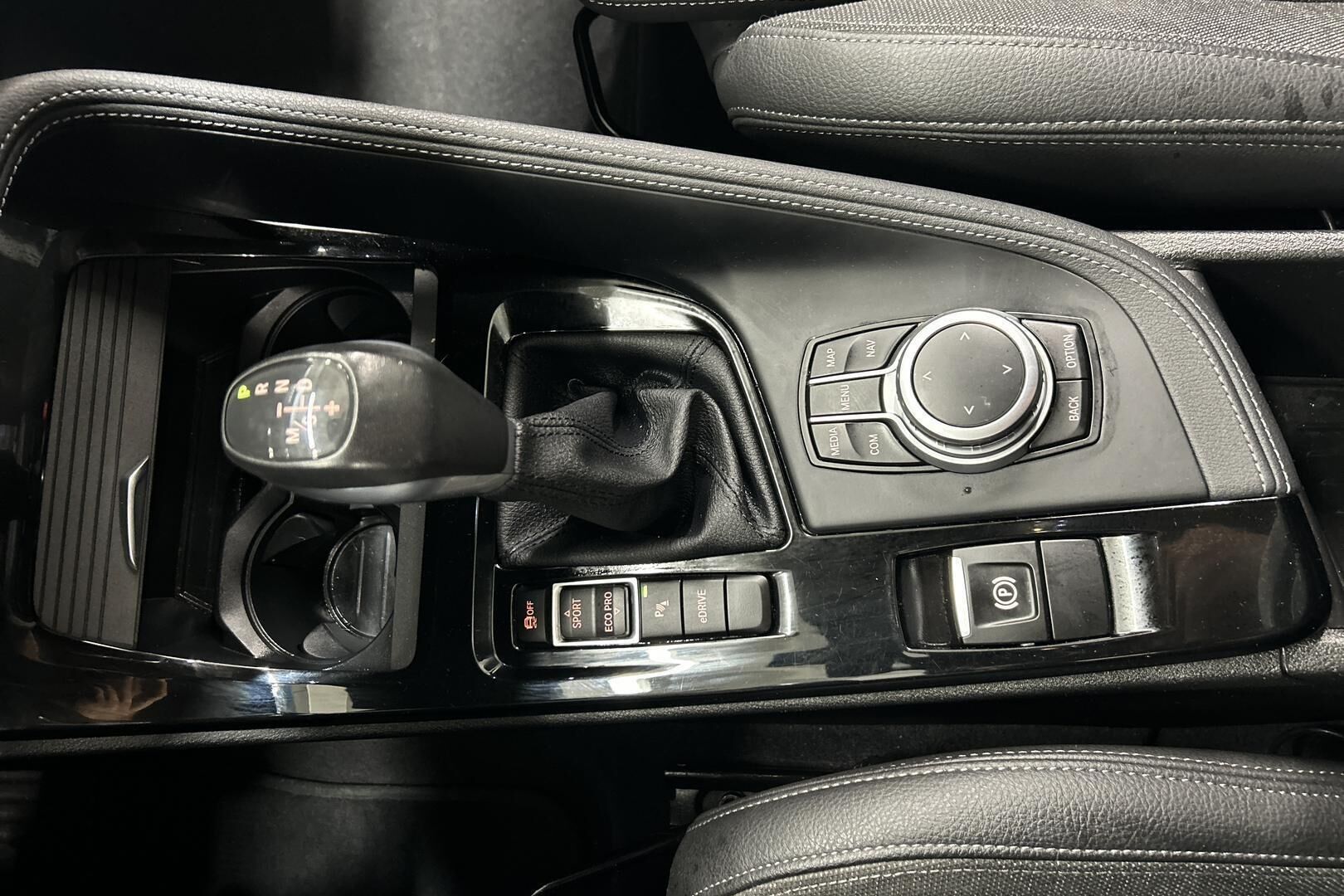 BMW X1 iso kuva 18