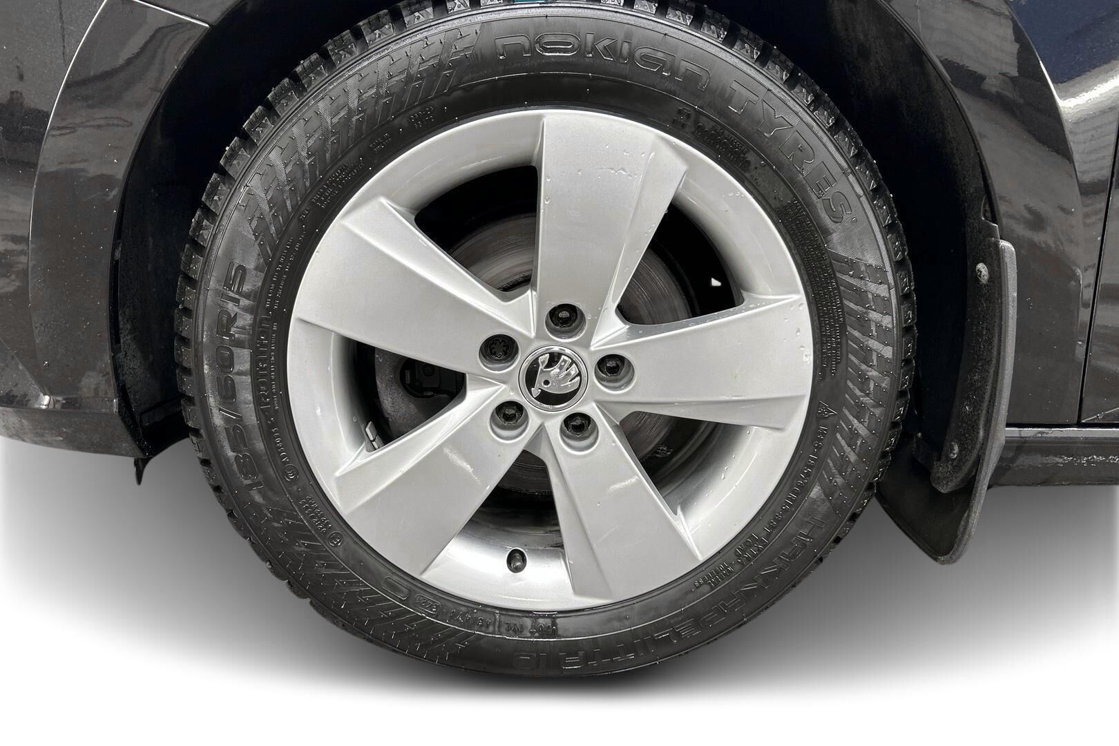 Skoda Fabia iso kuva 13