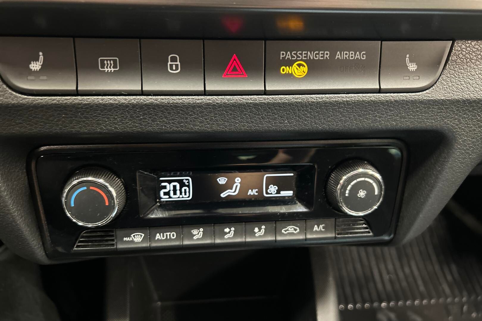 Skoda Fabia iso kuva 16