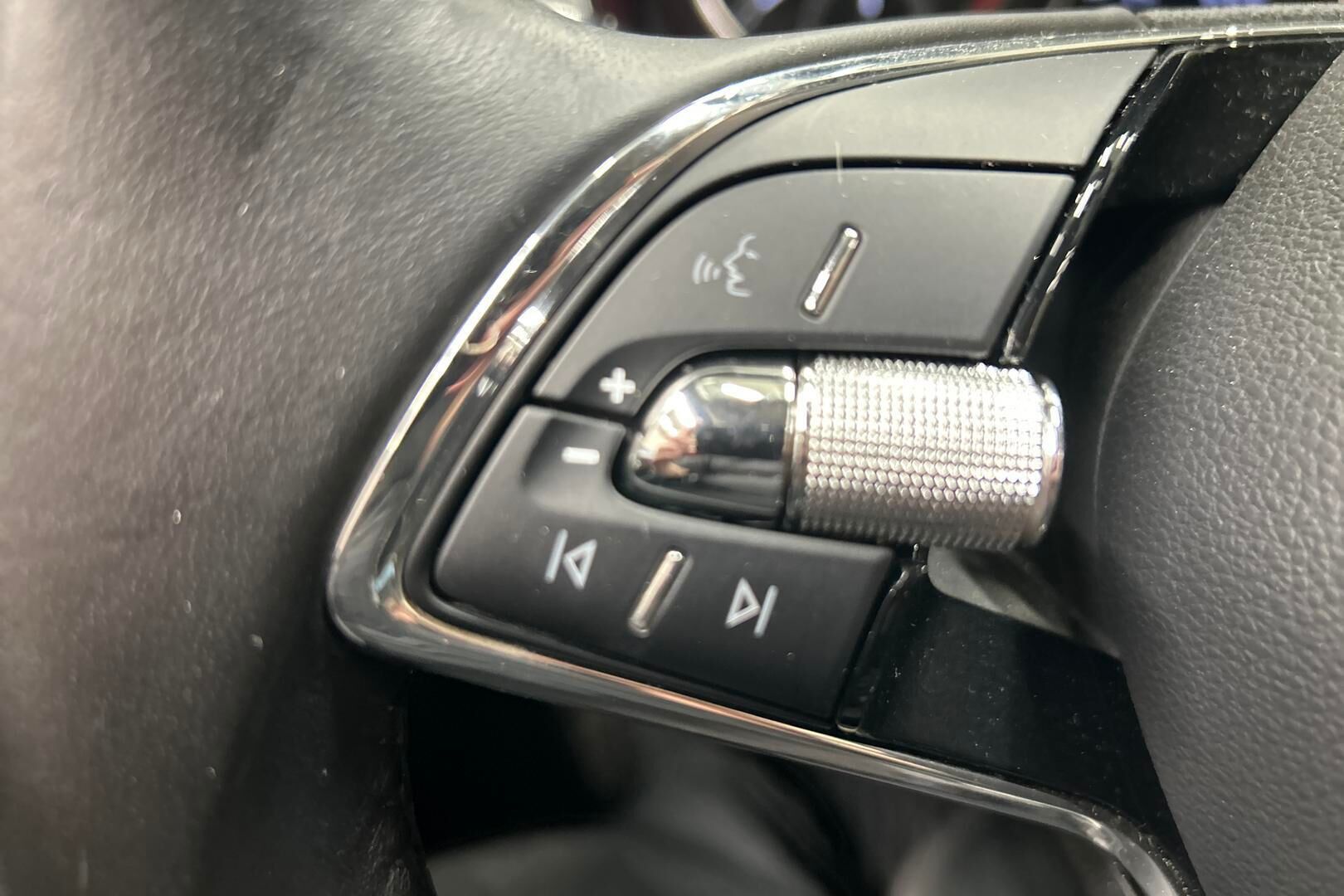 Skoda Fabia iso kuva 18