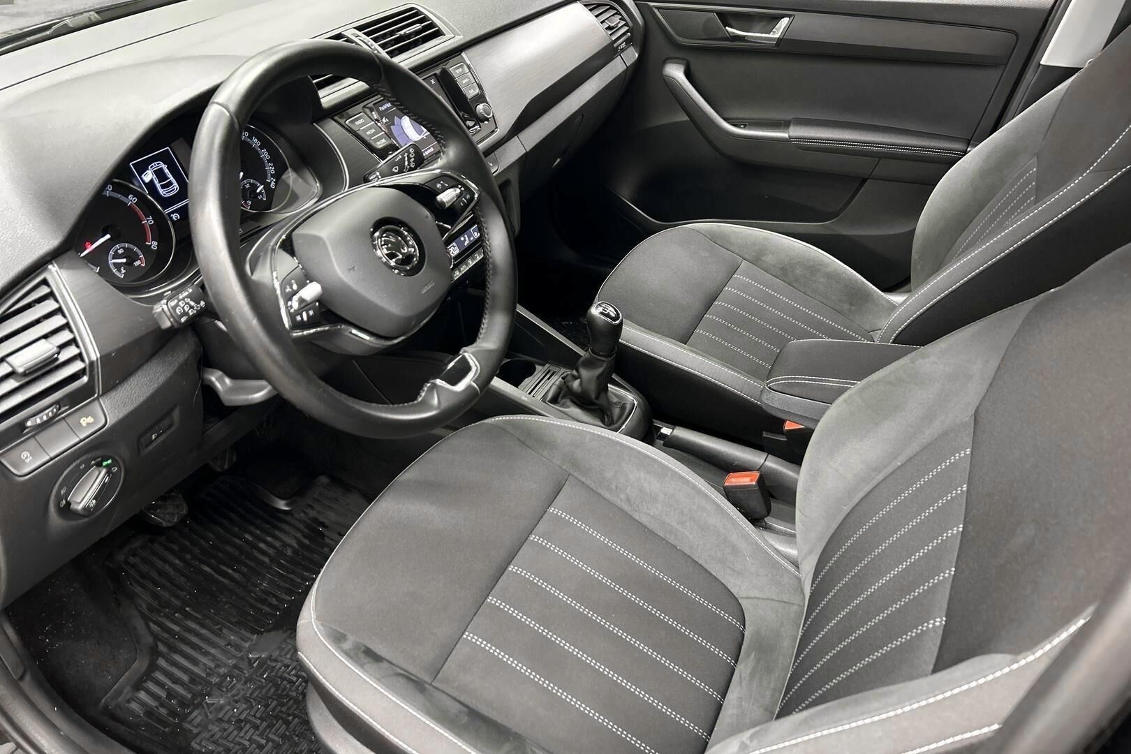 Skoda Fabia iso kuva 9