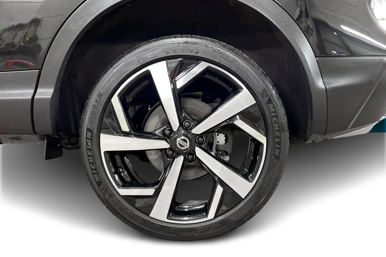 Nissan Qashqai iso kuva 12
