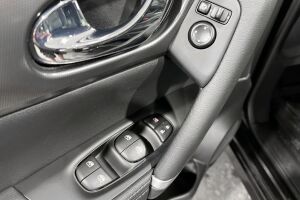 Nissan Qashqai esikatselu 14