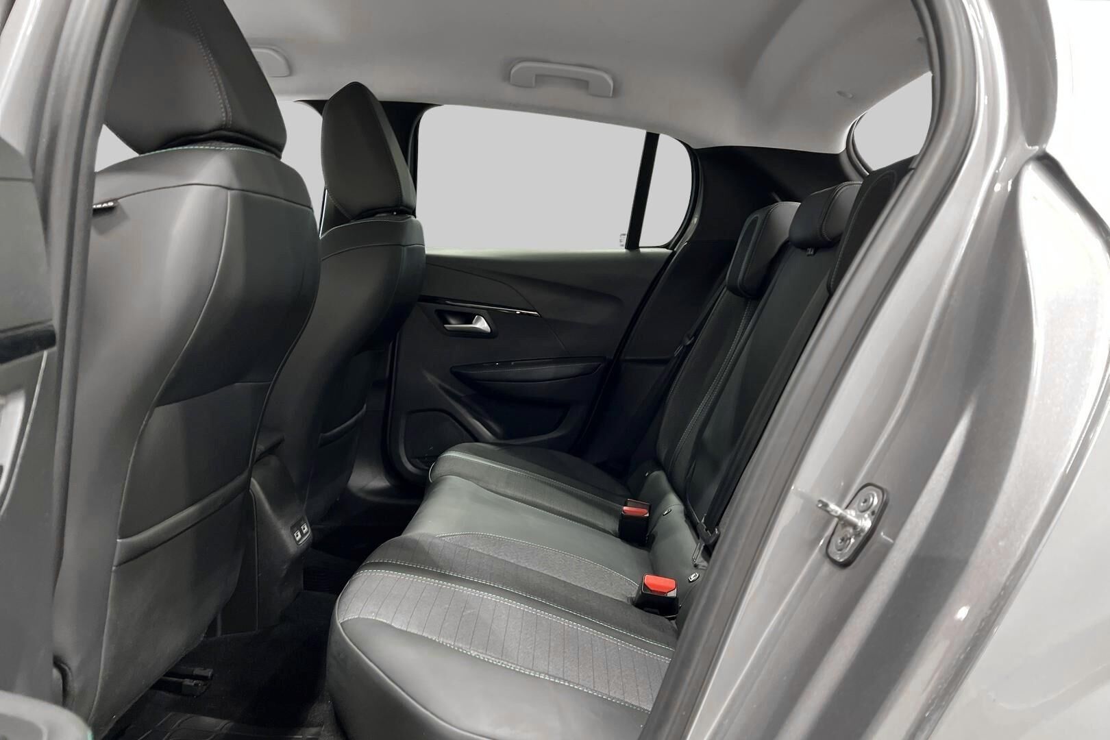 Peugeot 208 iso kuva 10