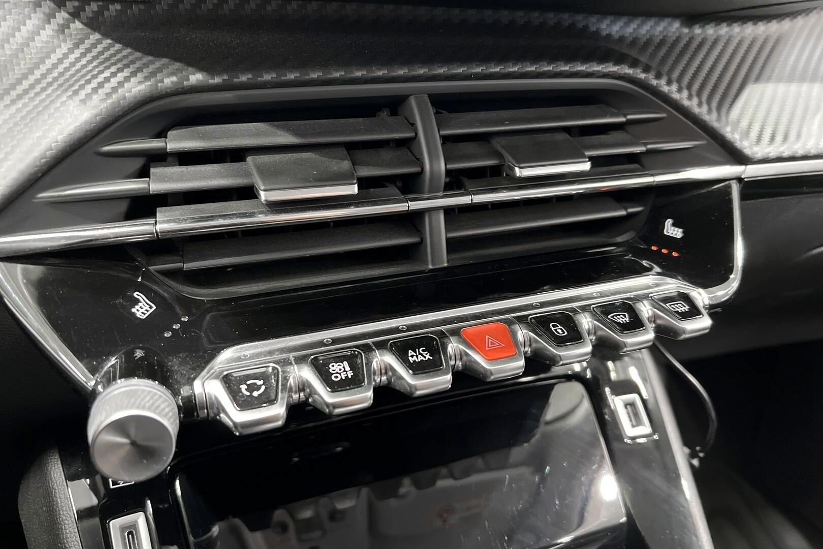 Peugeot 208 iso kuva 16