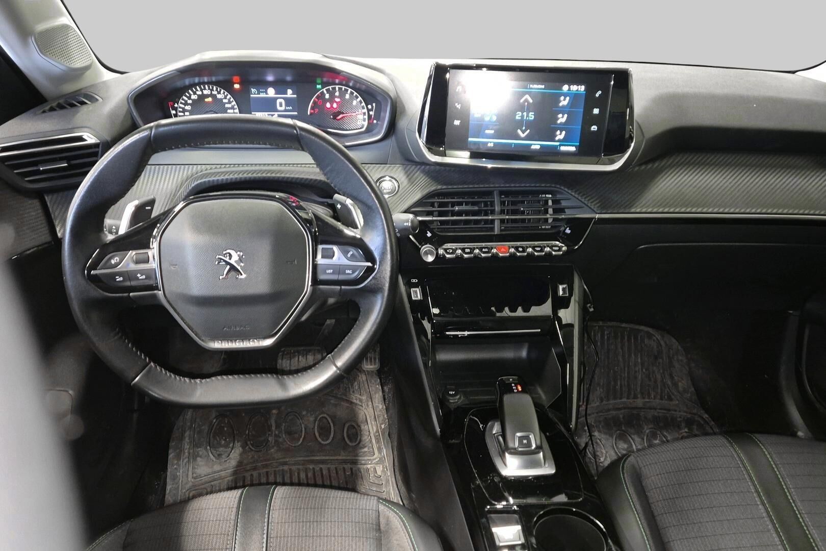 Peugeot 208 iso kuva 2