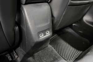 Peugeot 208 esikatselu 24