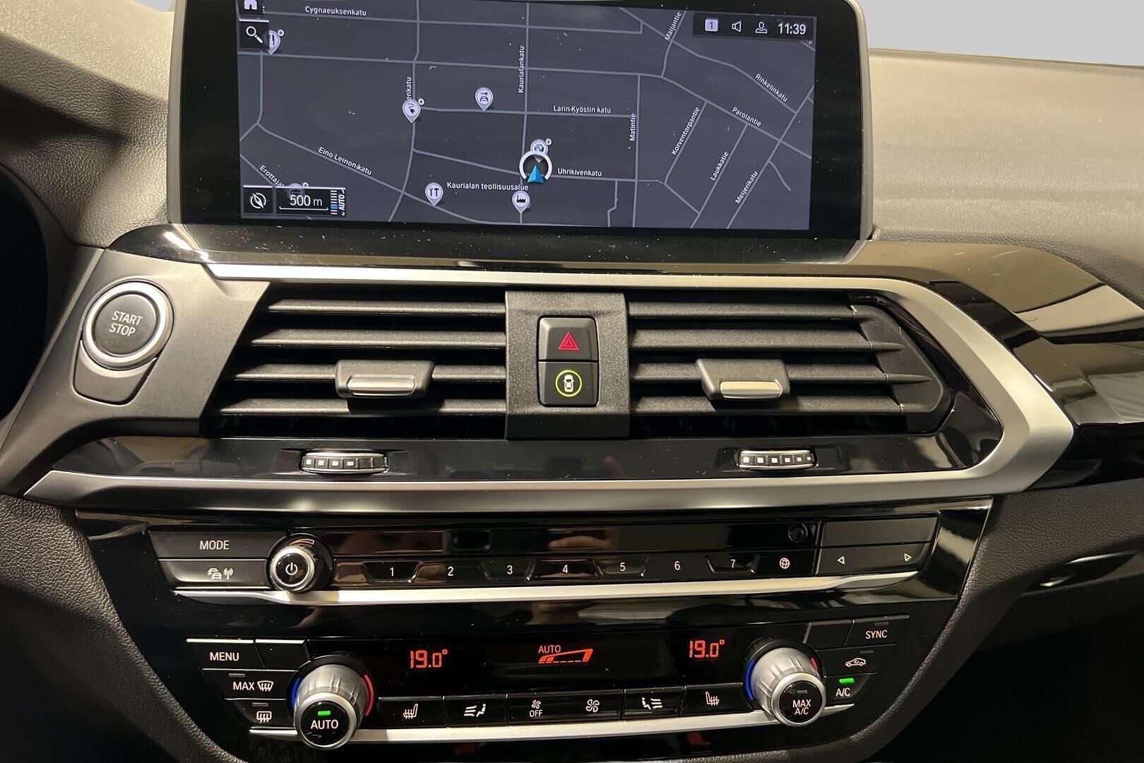 BMW X3 iso kuva 14