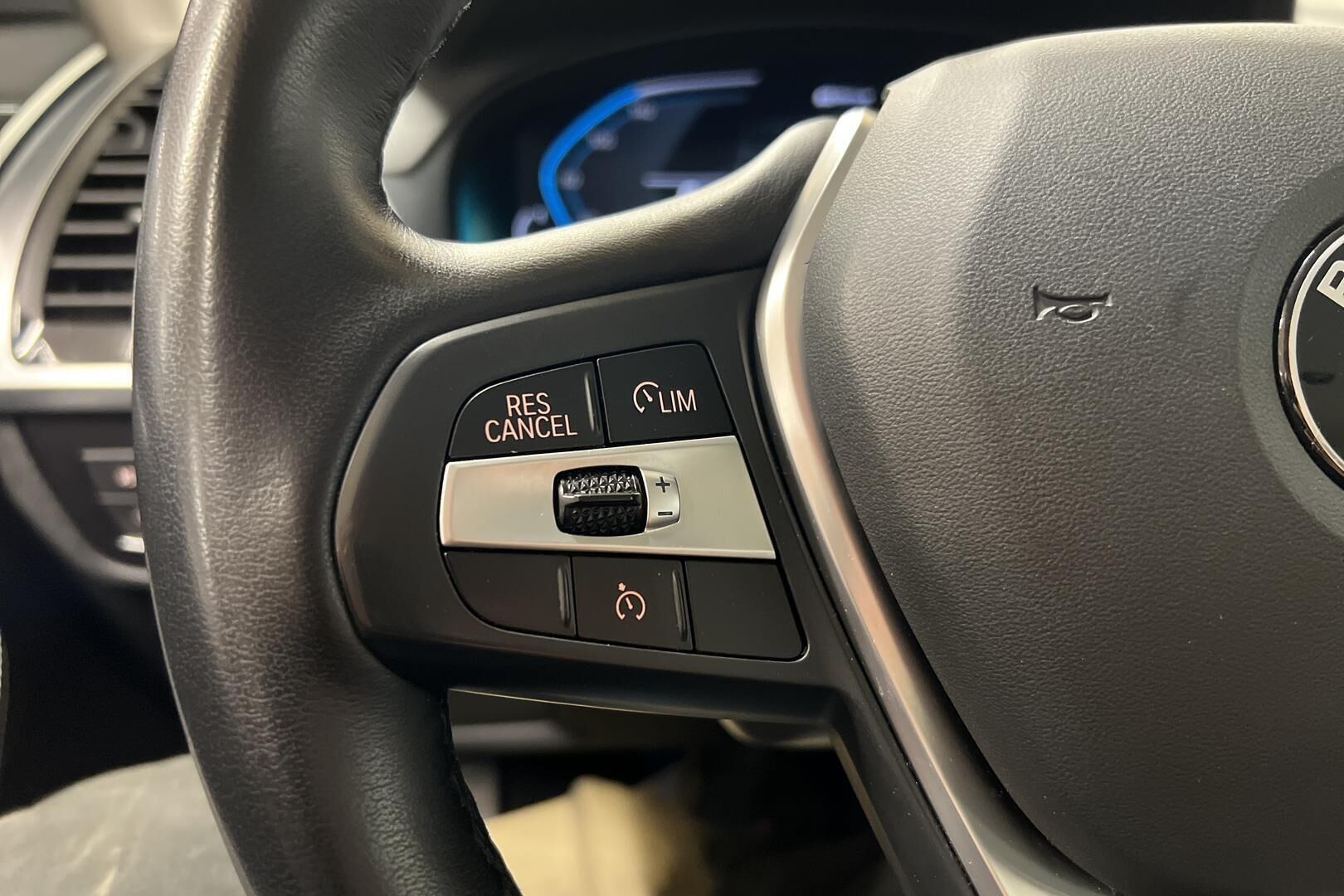 BMW X3 iso kuva 16