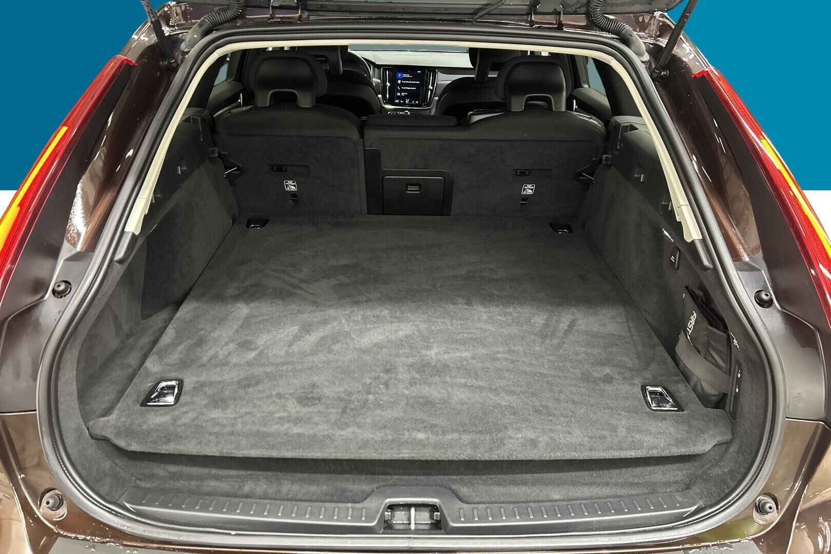 Volvo V90 iso kuva 11