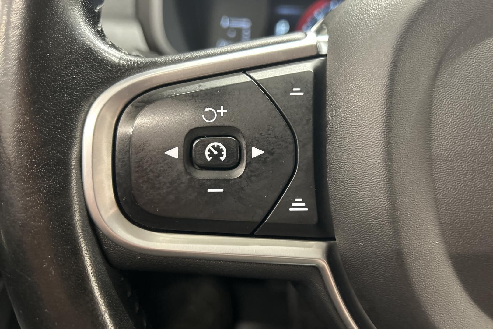 Volvo V90 iso kuva 18