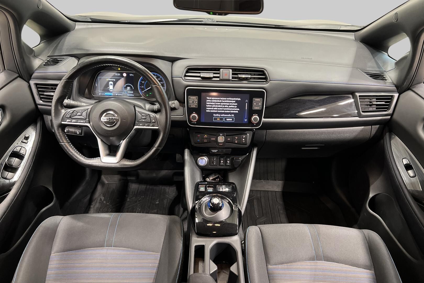 Nissan Leaf iso kuva 23