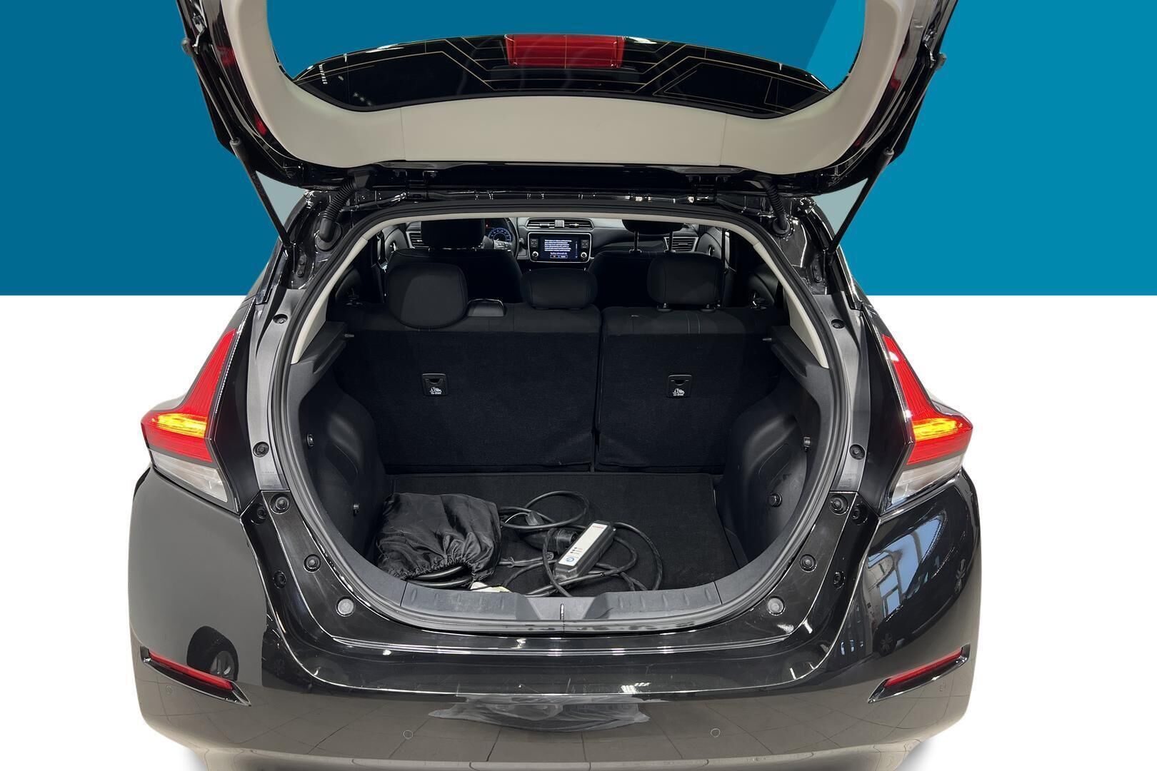 Nissan Leaf iso kuva 9