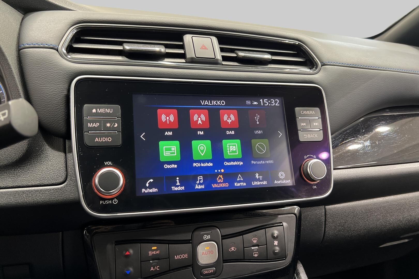 Nissan Leaf iso kuva 11