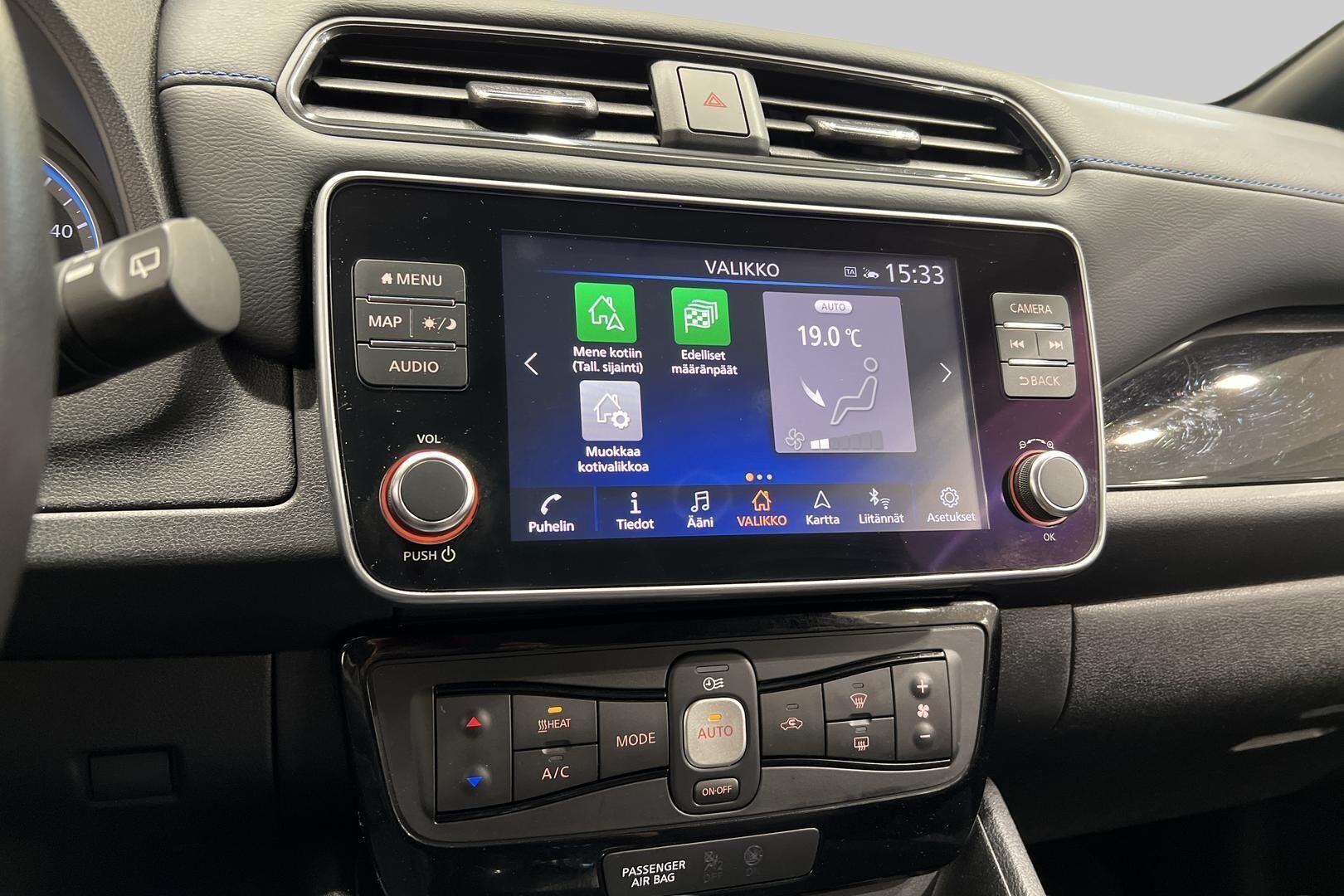 Nissan Leaf iso kuva 12