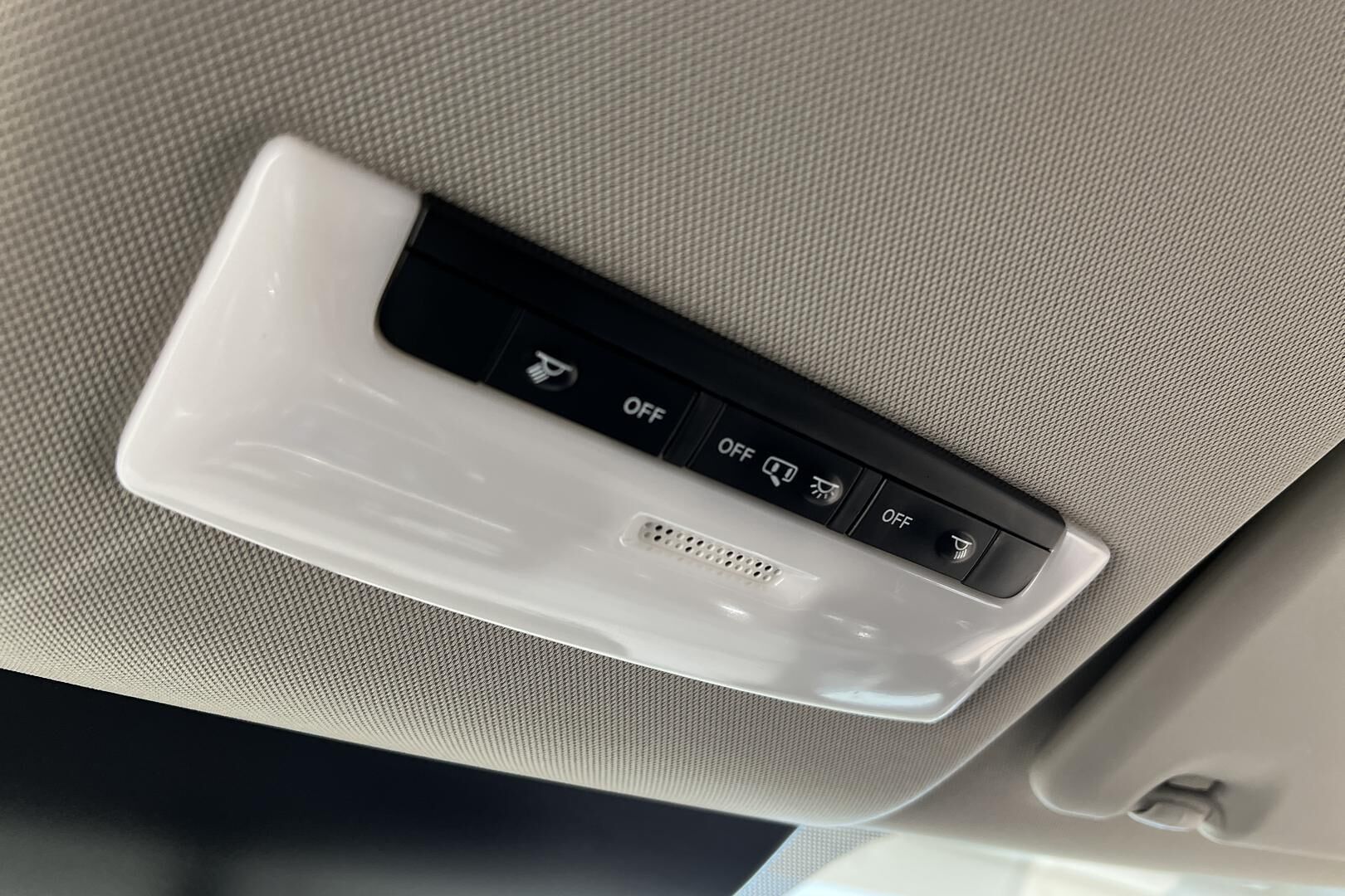 Nissan Leaf iso kuva 29
