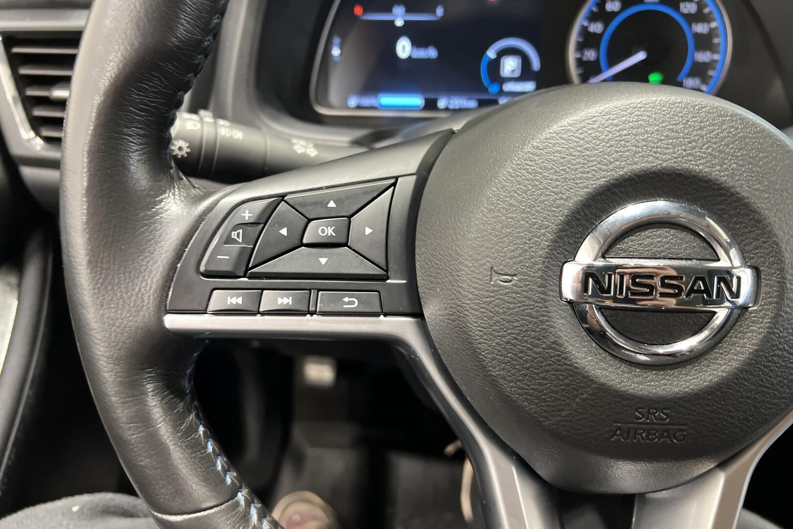 Nissan Leaf iso kuva 15