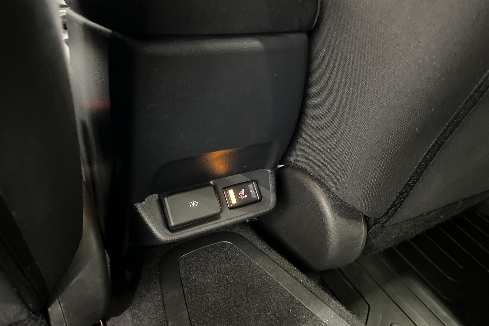 Nissan Leaf iso kuva 31