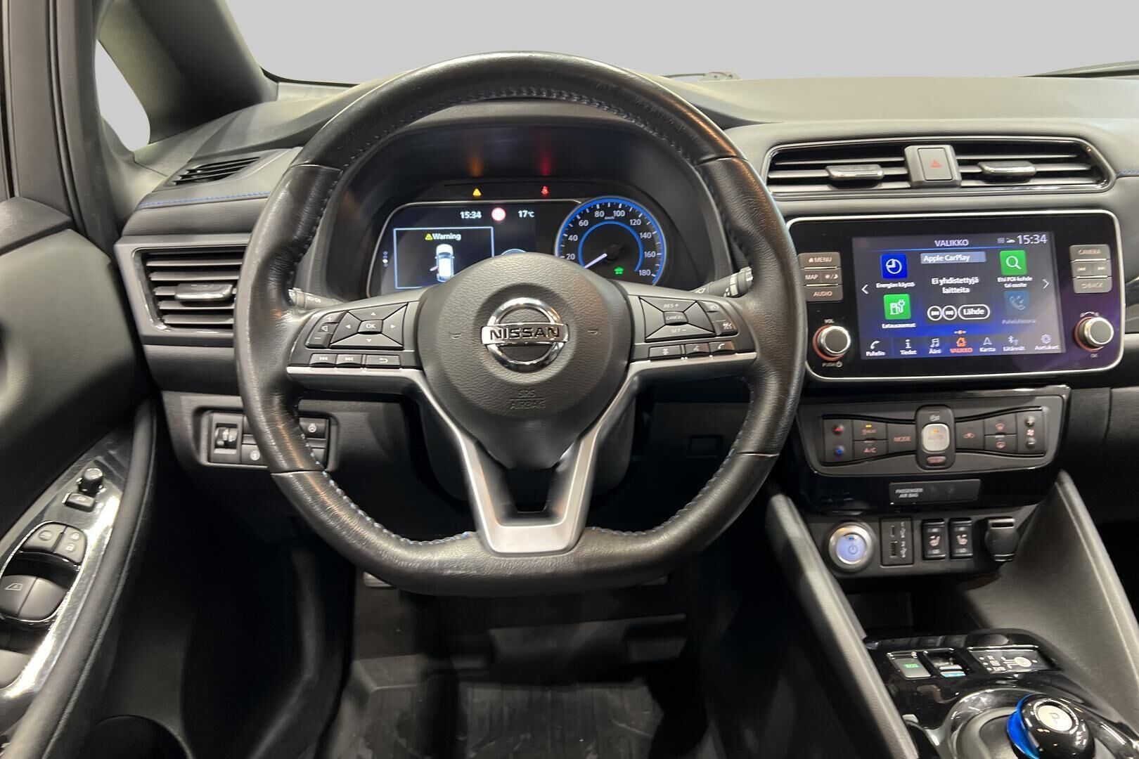 Nissan Leaf iso kuva 32