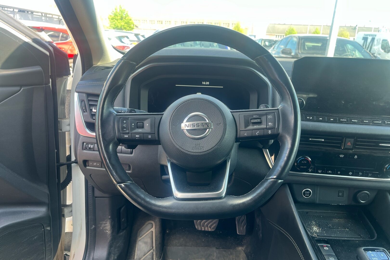 Nissan Qashqai iso kuva 1